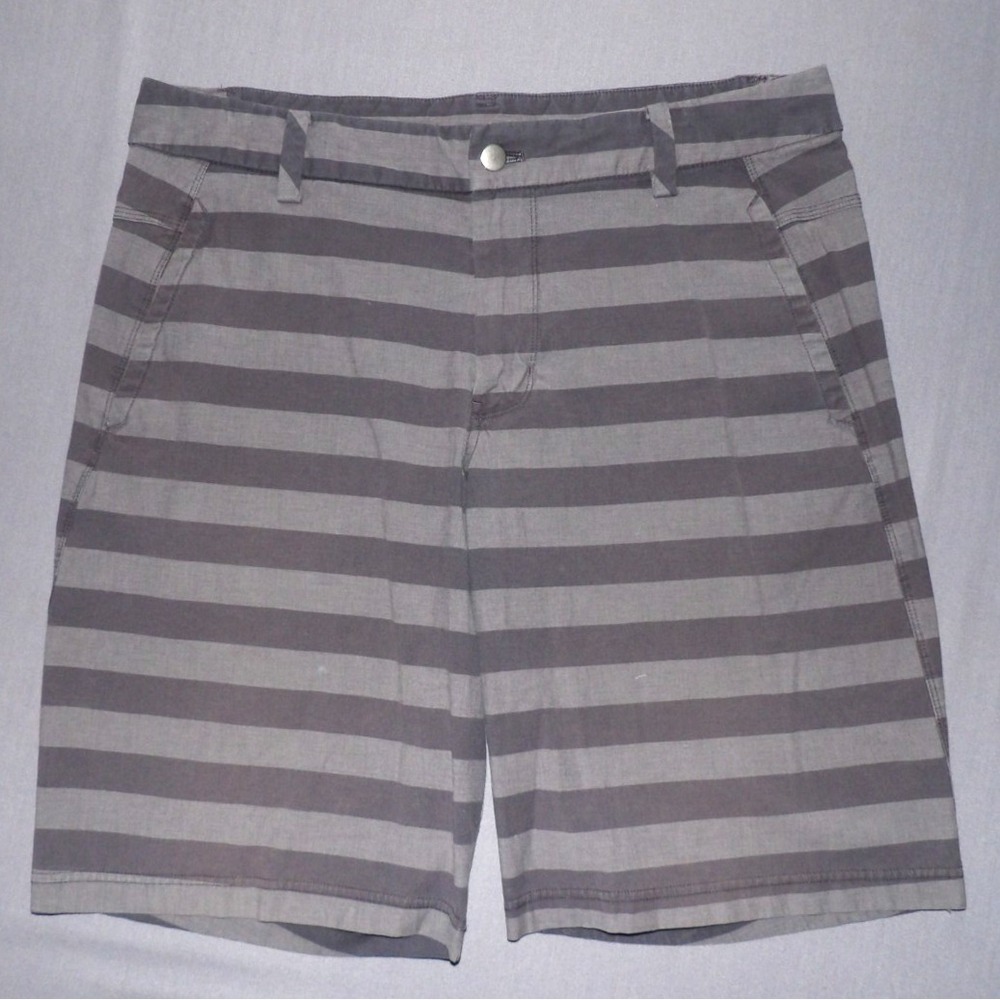 Lululemon Gray Striped Stretch 10" Chino Golf Shorts Men's 34